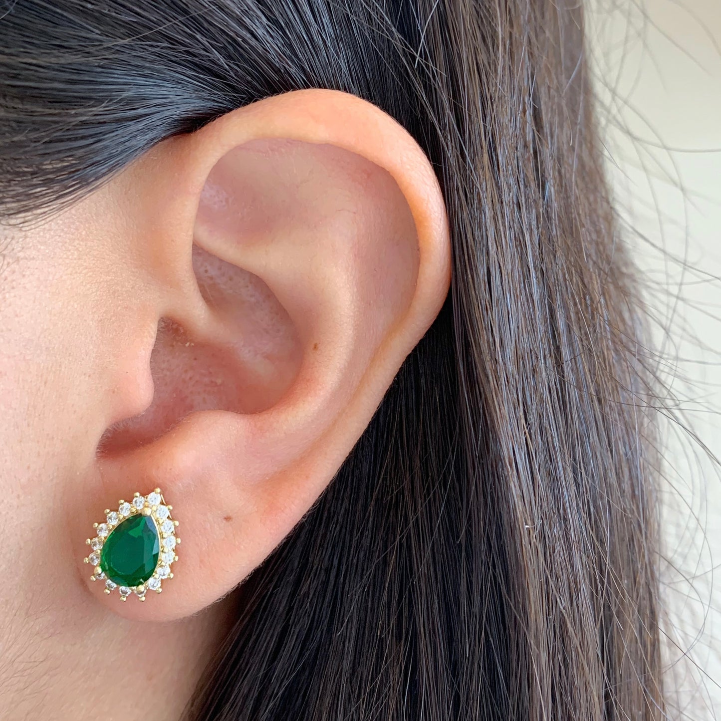 Aretes brillo en forma de gota