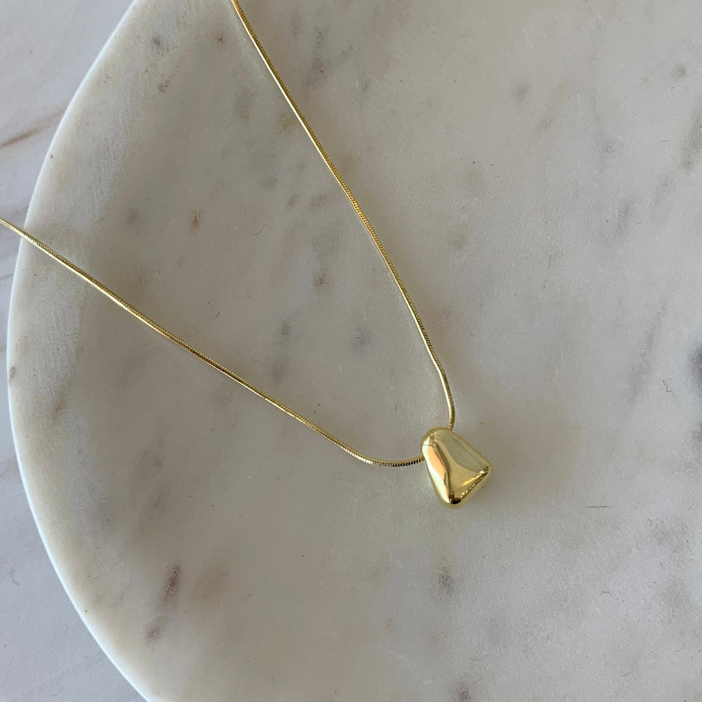 Collar dije dorado irregular