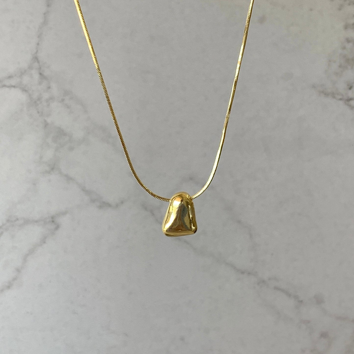 Collar dije dorado irregular