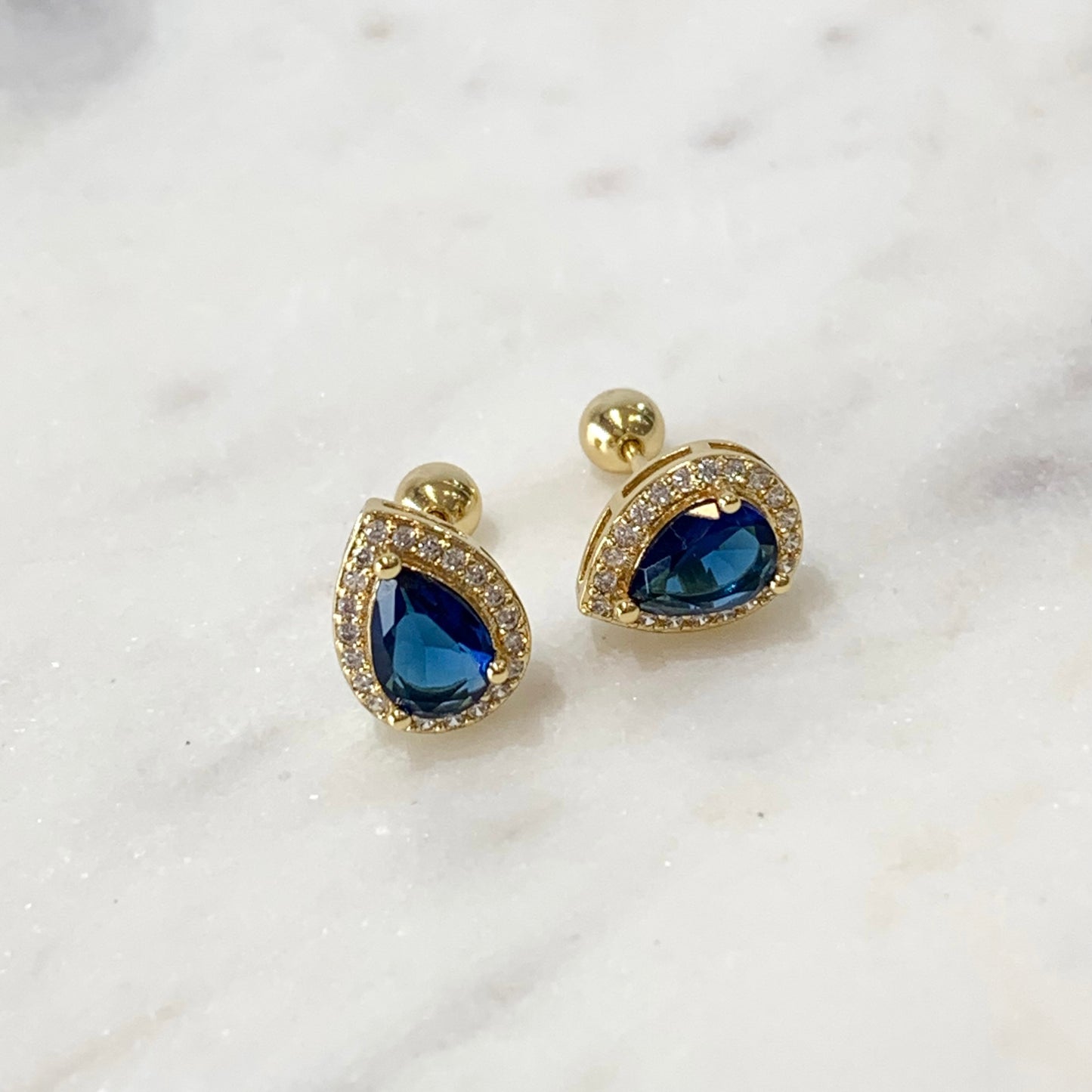 Aretes brillo en forma de gota