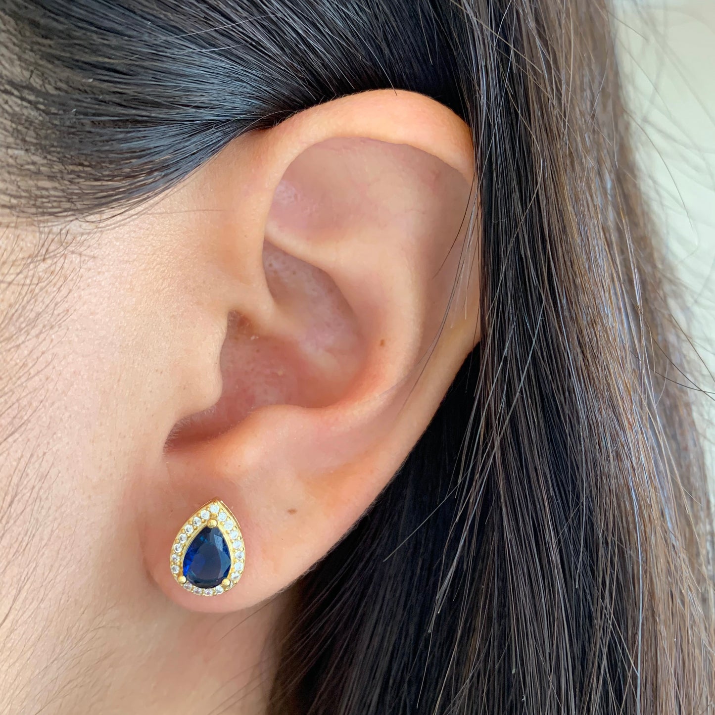 Aretes brillo en forma de gota