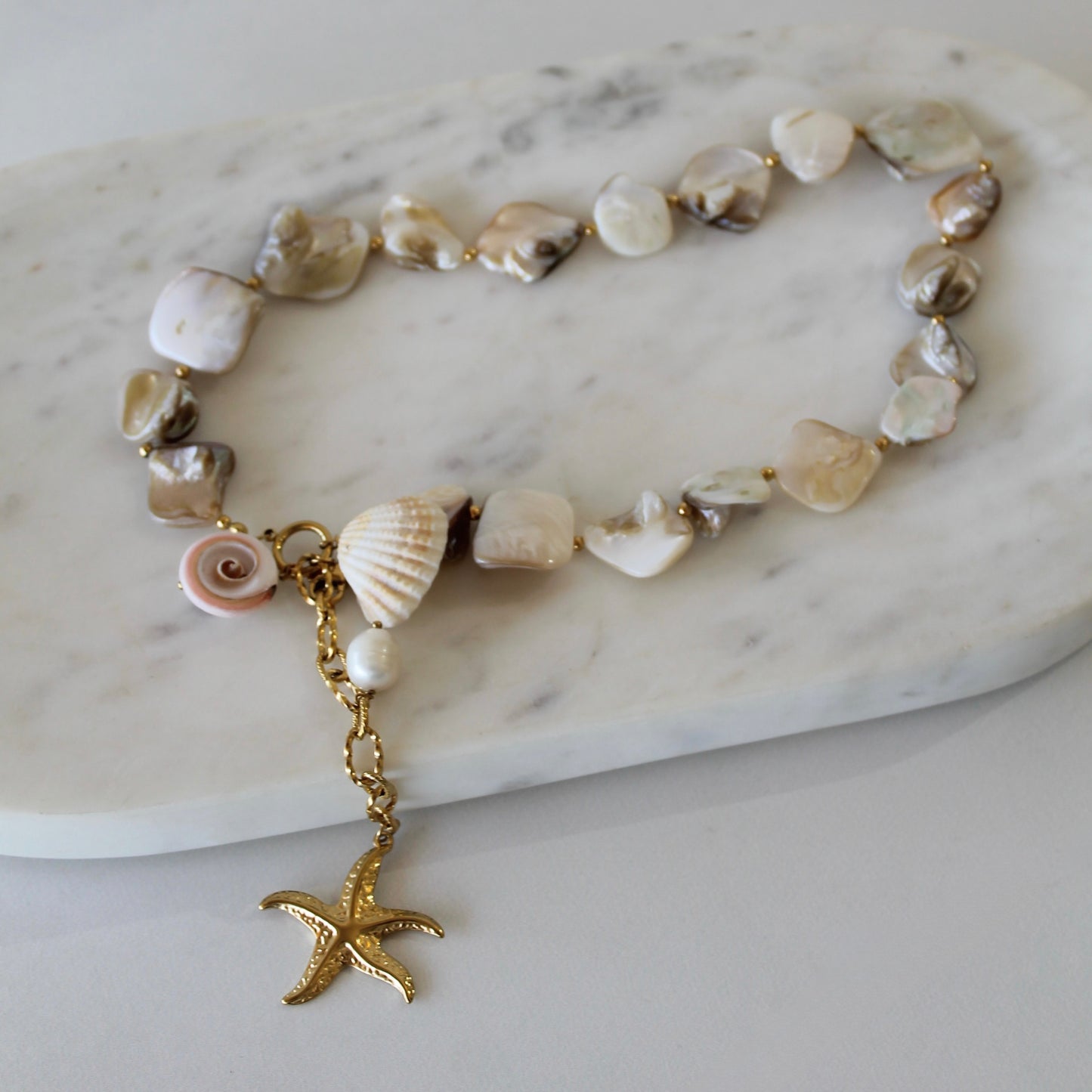 Collar conchas y piedras naturales con estrella de mar