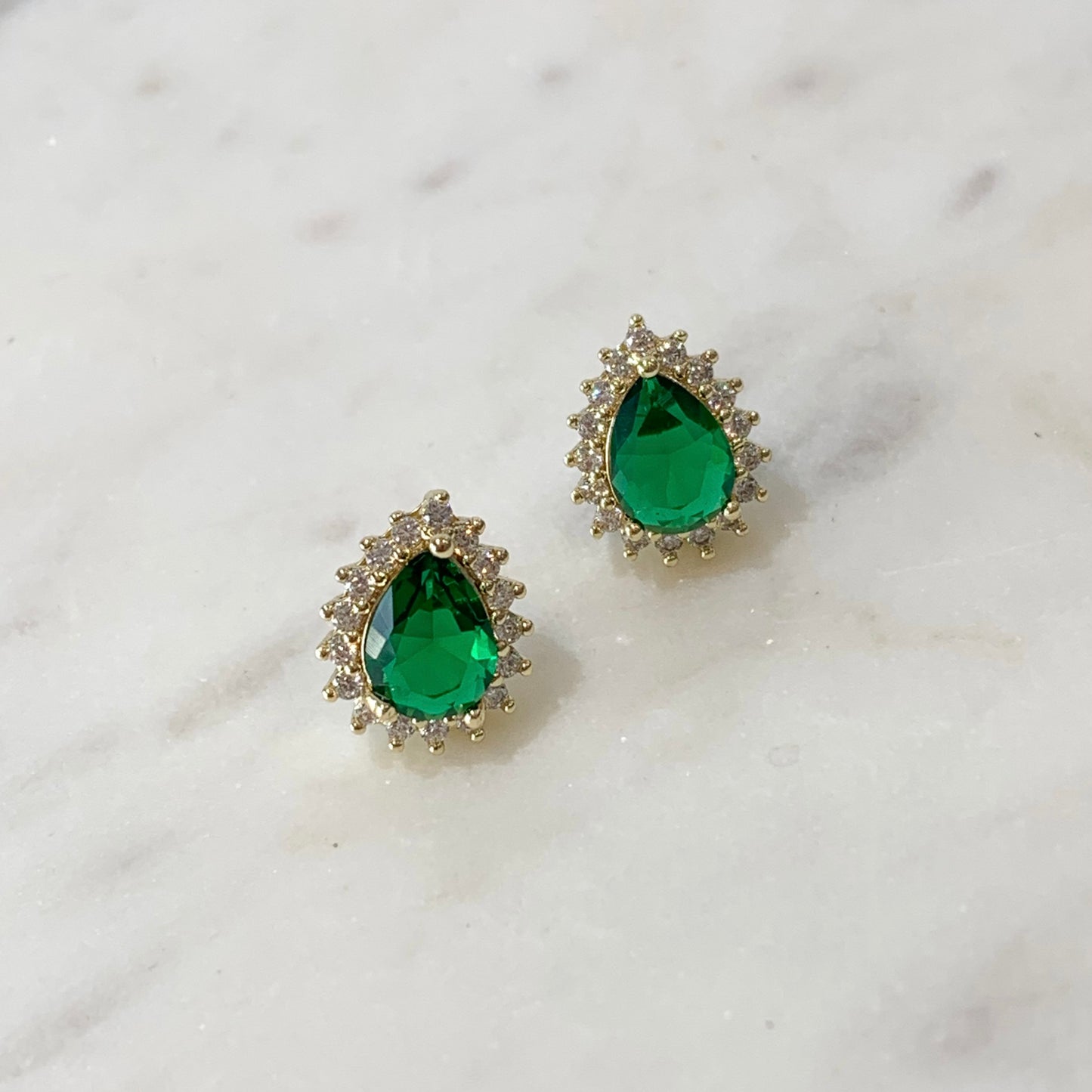 Aretes brillo en forma de gota