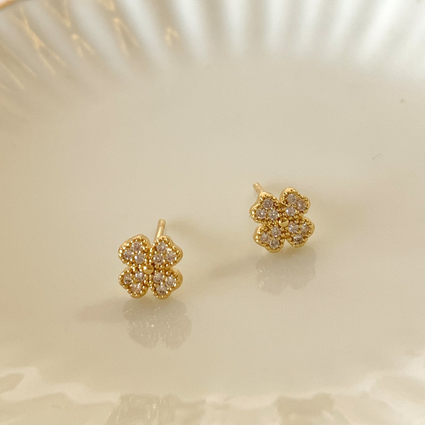 Broquel trebol mini con brillos