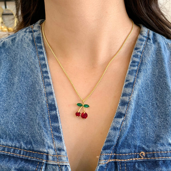 Collar con dije de Cerezas