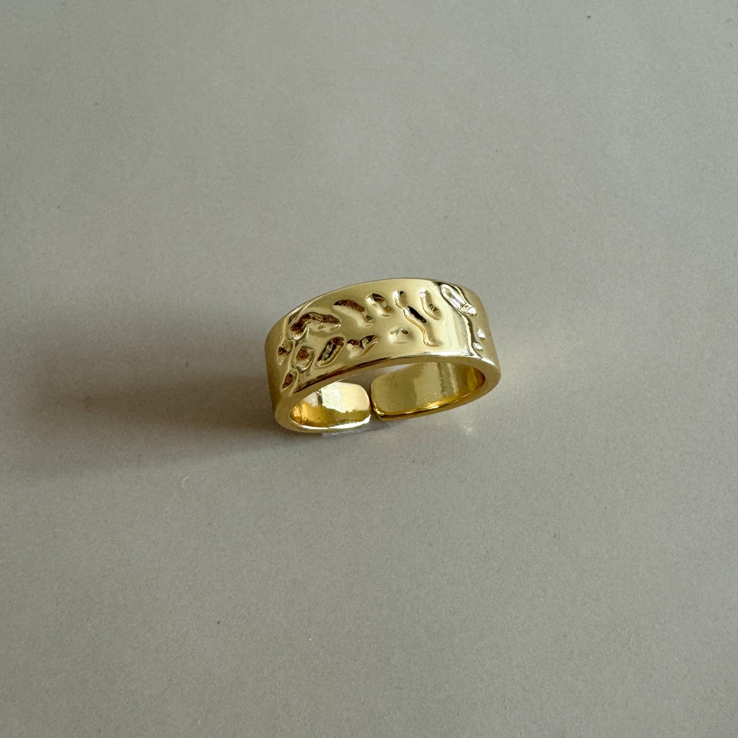 Anillo dorado espigas