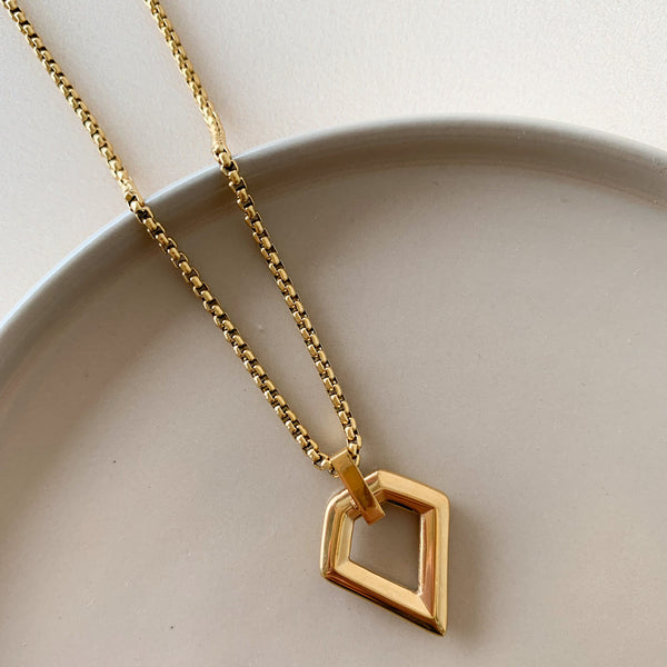 Collar dorado
