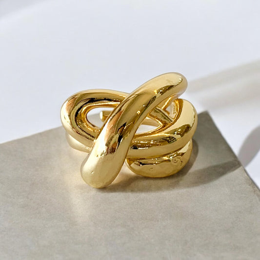 Anillo chunky nudo dorado