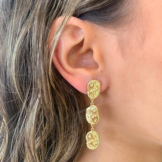 Aretes tres óvalos martillados
