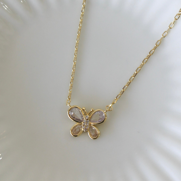 Collar mariposa con brillos