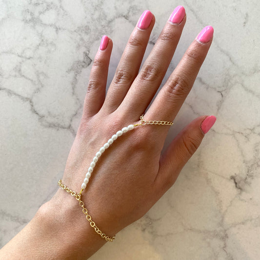 Handchain con perlas