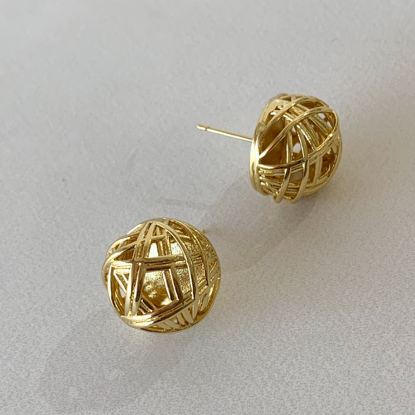 Aretes bola lineas hueca