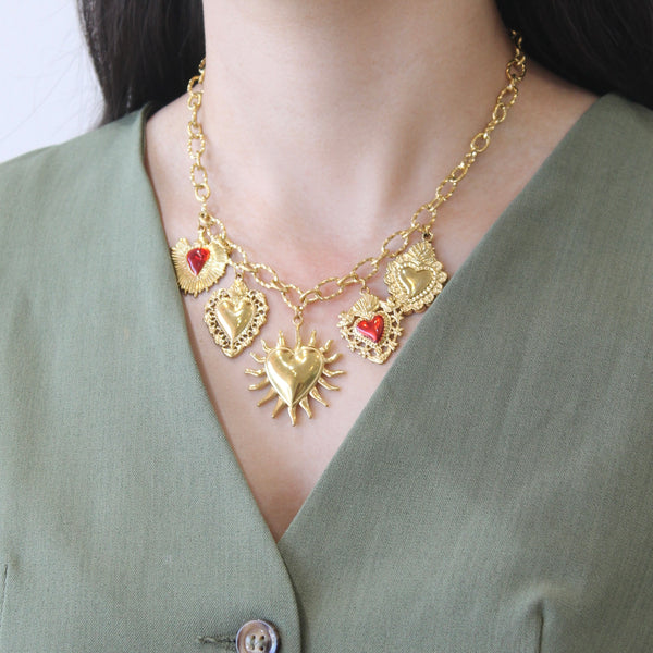 Collar cinco corazones
