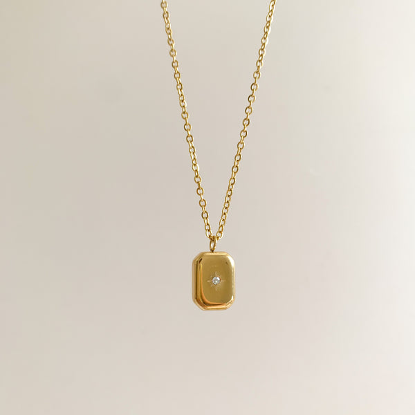 Collar rectangulo con brillo