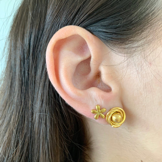 Aretes bolita con nudo