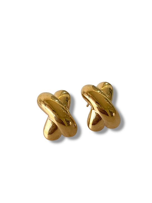 Aretes cruzados dorados