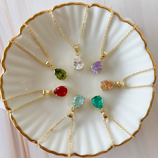 Collar con gota de color