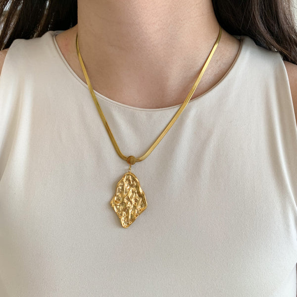 Collar cadena planchada con dije maxi rombo