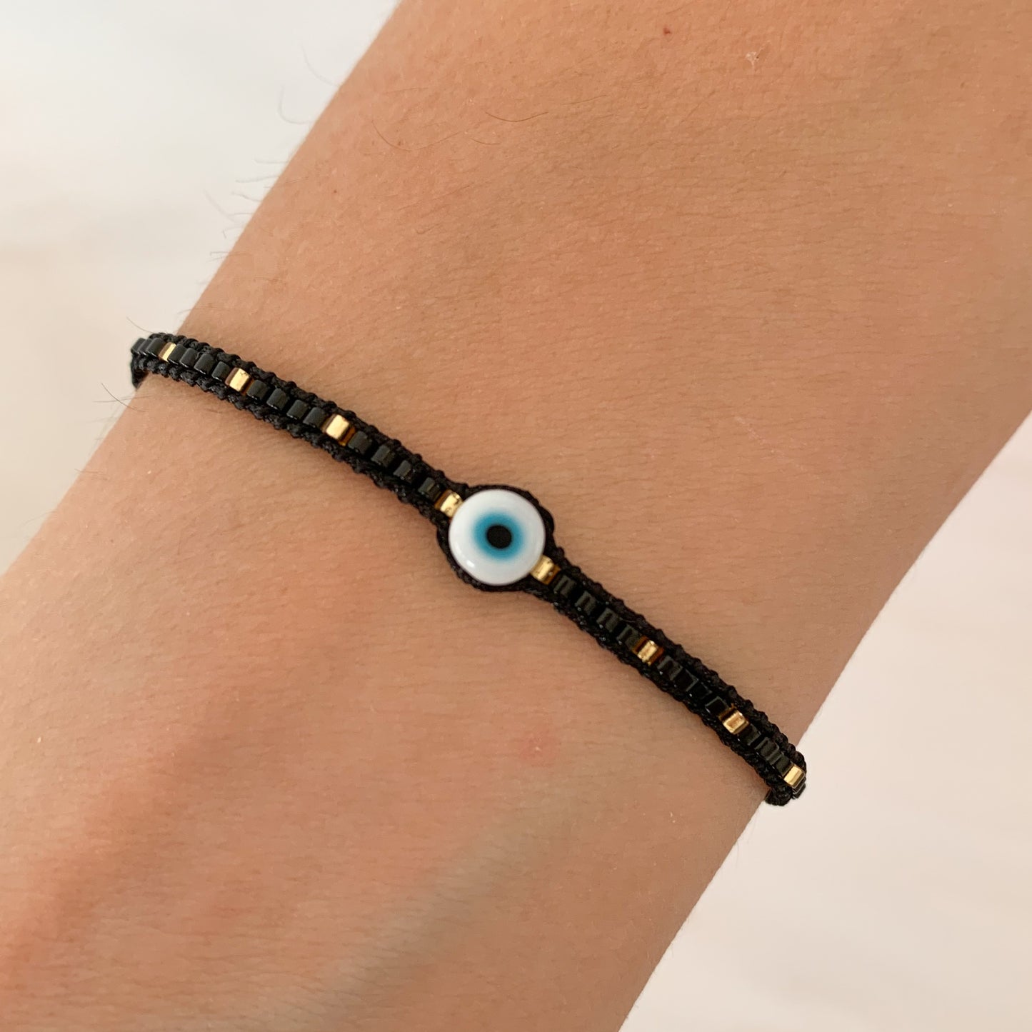 Pulsera hilo ojito