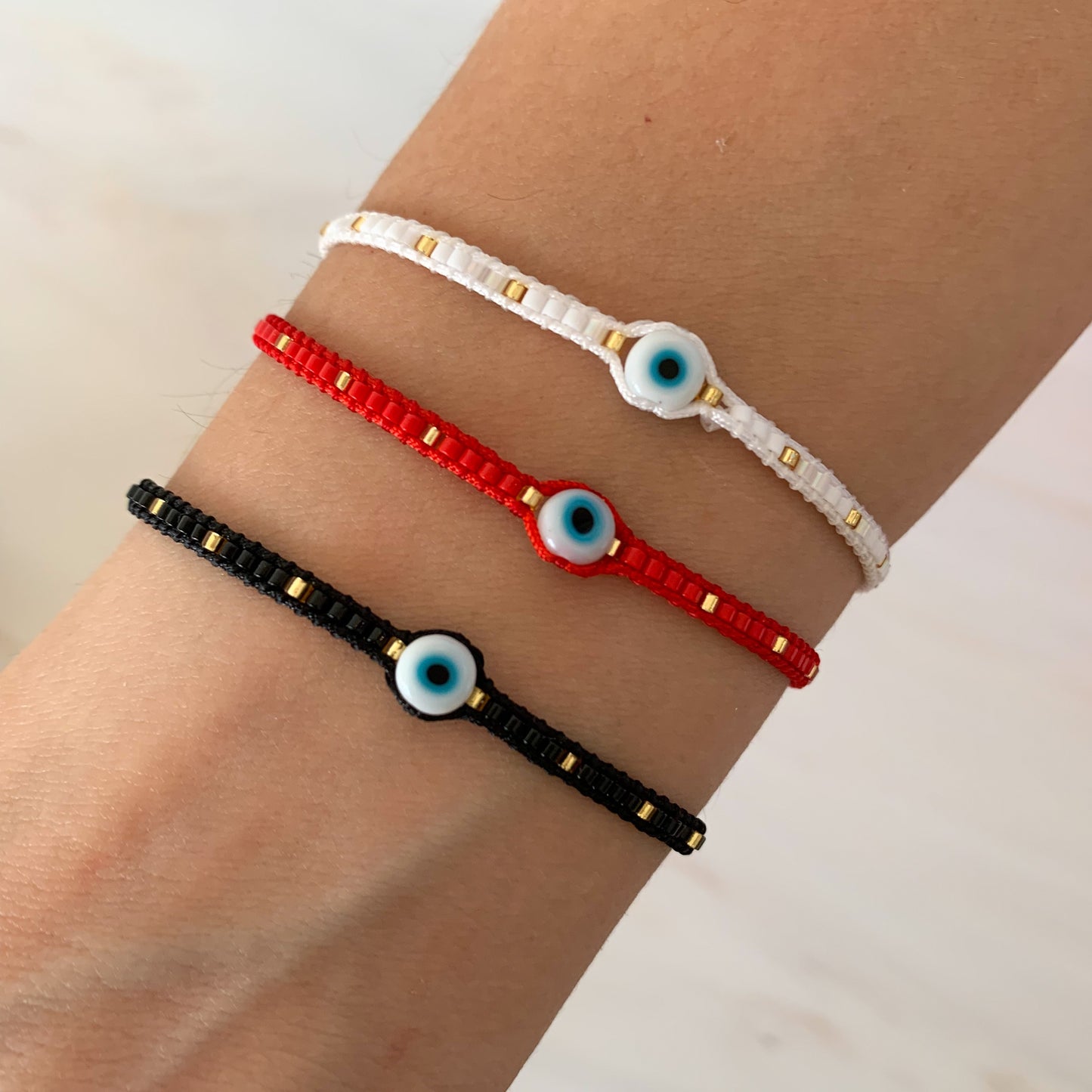 Pulsera hilo ojito