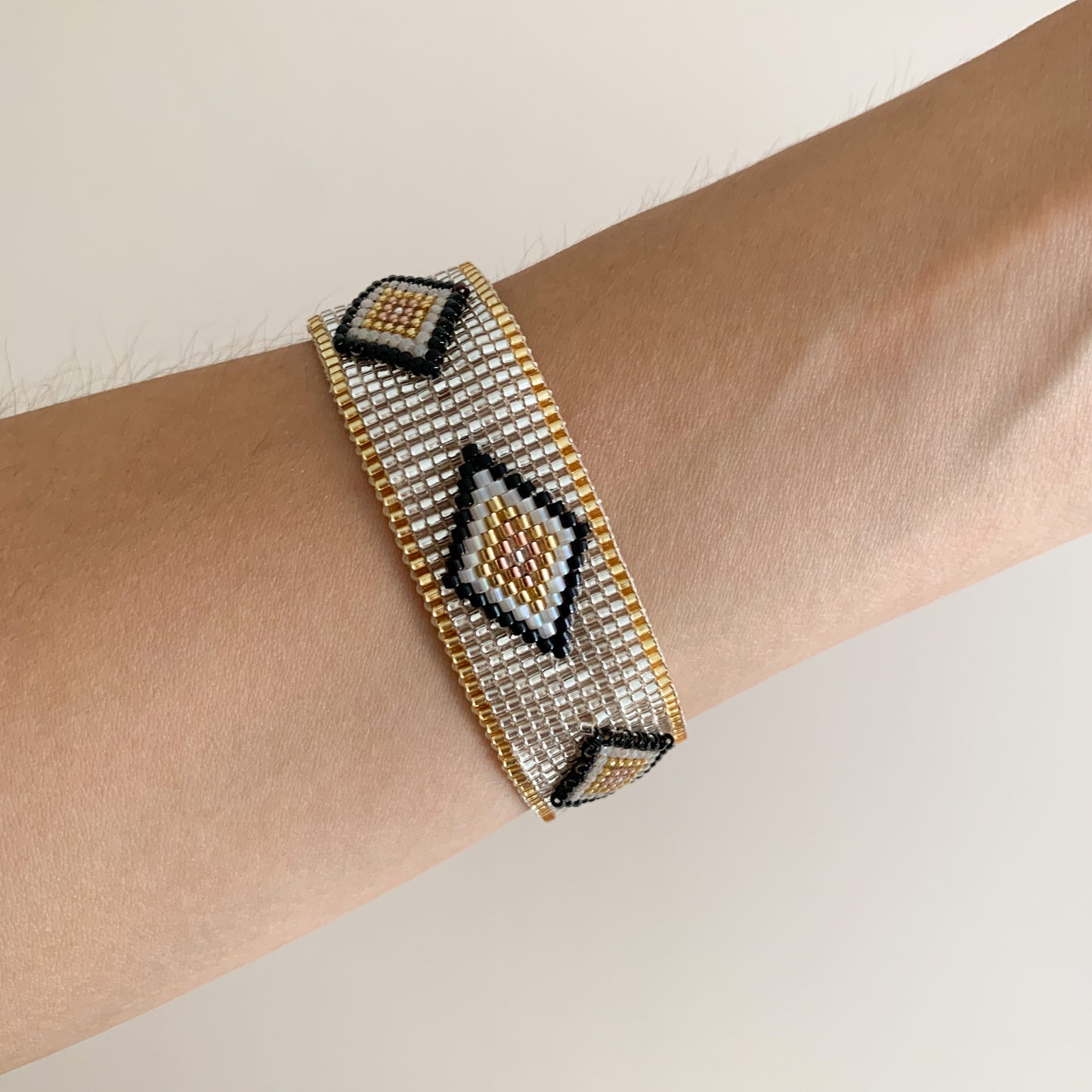 Pulsera Tejida Rombos